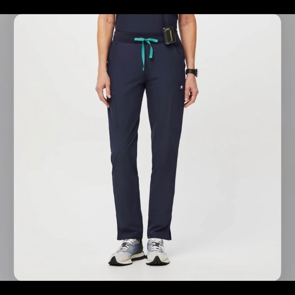 Figs Yola pants Size Medium